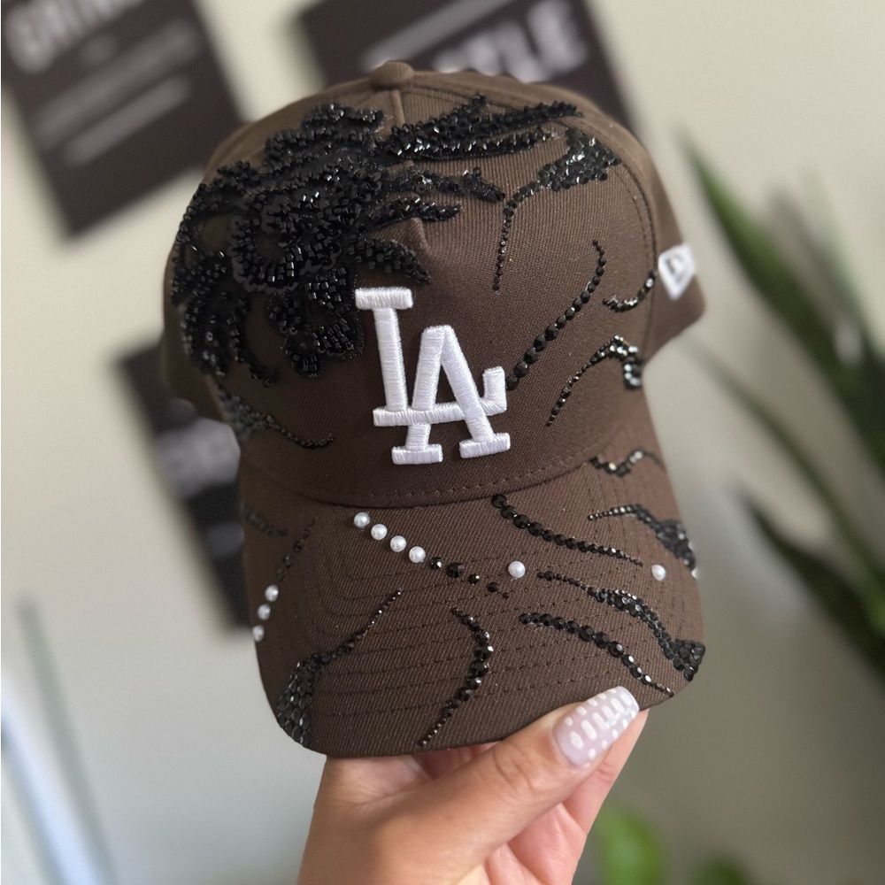 Embellished LA Logo HAT BROWN Authentic)
